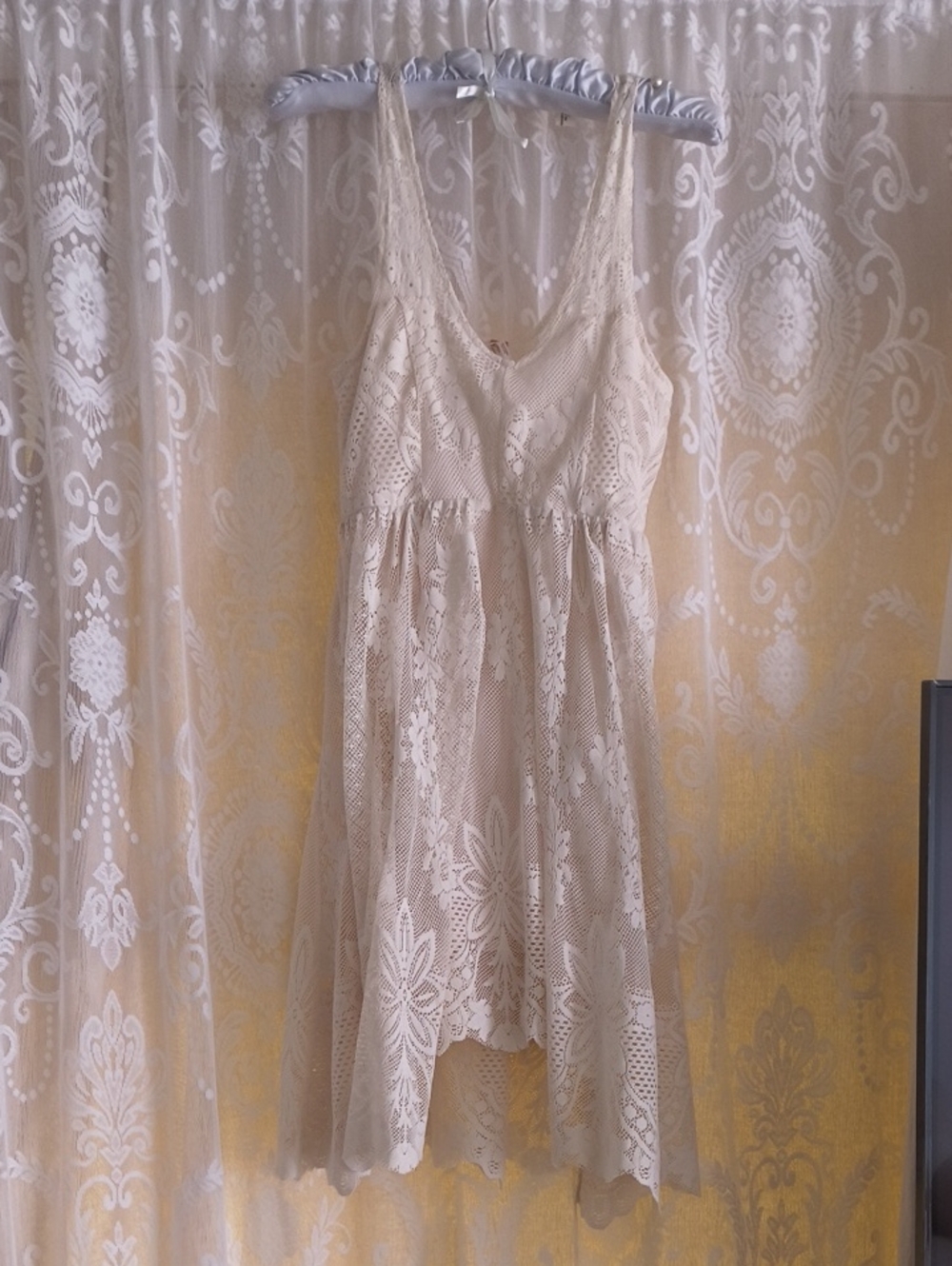 Free People Cream Lace Sleeveless Chemise
